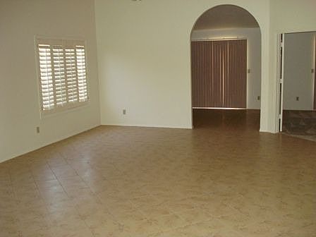 2nd image of 1207 W Sandman Dr