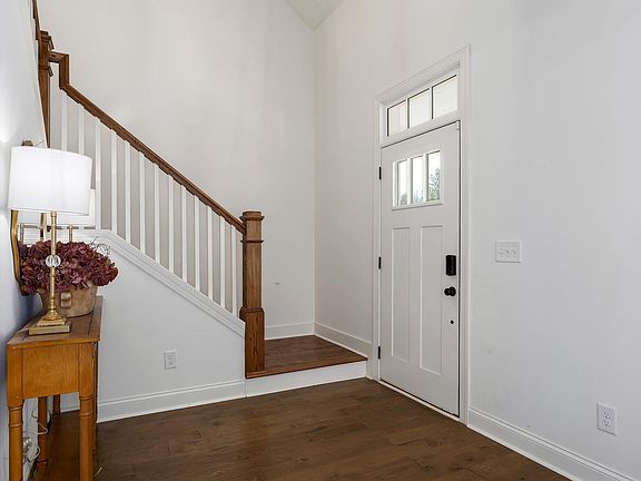 5th image of 709 S Olmsted St