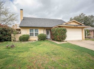 568 Auburn Dr, Lewisville, TX 75067