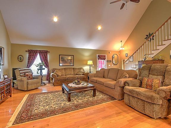 5th image of 219 Allenwood Ln