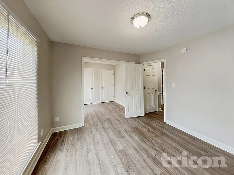 809 Valley Creek Dr — Photo 9