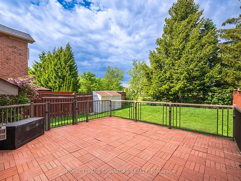 901 Knotty Pine Grv — Photo 44