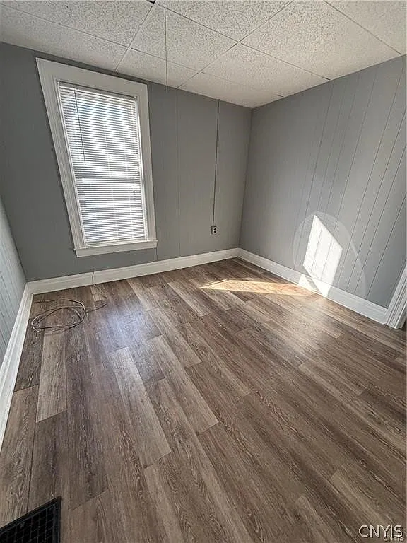 3 bed, 1.0 bath, 2520 sqft, $1,400 — Photo 3
