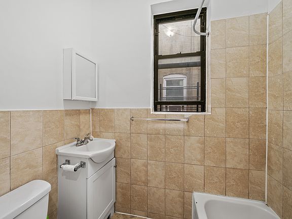3rd image of 202 Hull St #3A