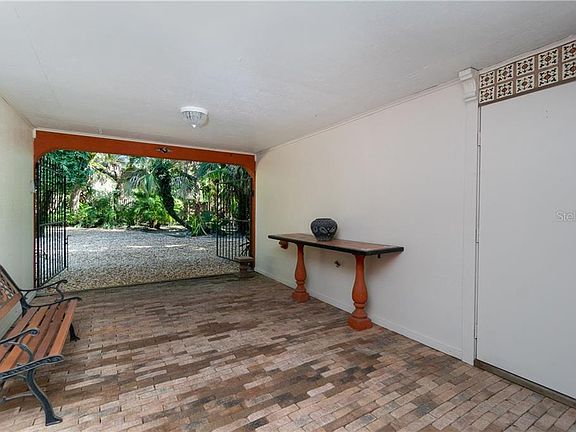 5th image of 897 Brentwood Dr