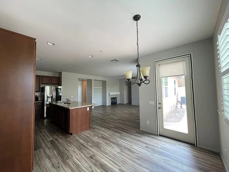 1591 Stow Grove Ave — Photo 8