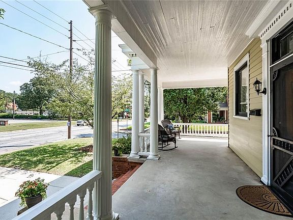 3rd image of 2570 Vineville Ave #B