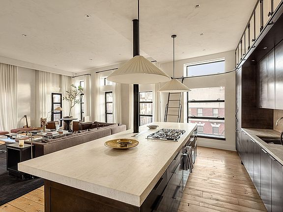 5th image of 374 Broome St