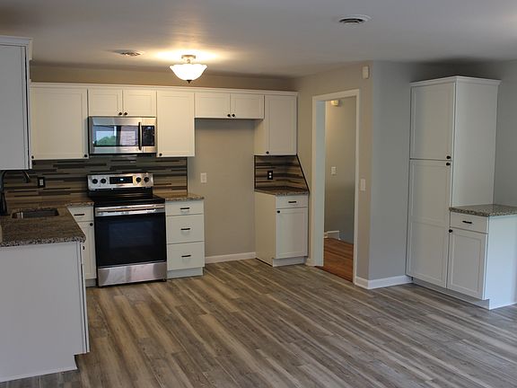 5th image of 1808 Lamont St