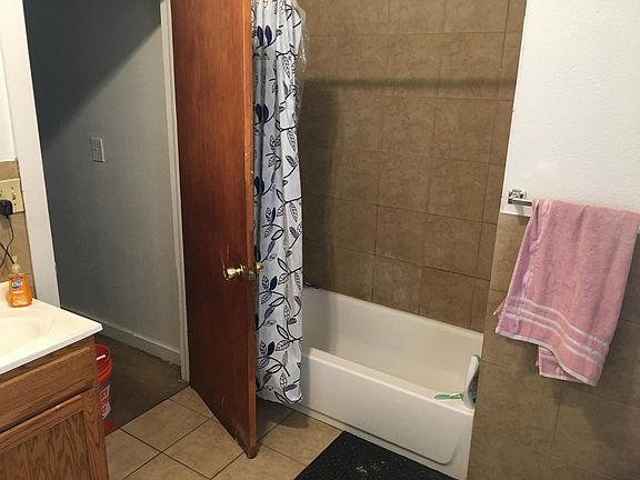 4th image of 2329 Lister Ave
