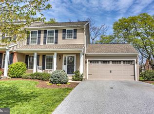 5345 Oak Leaf Dr, Mount Joy, PA 17552