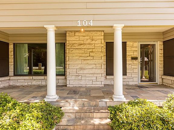 3rd image of 104 Woodland Dr