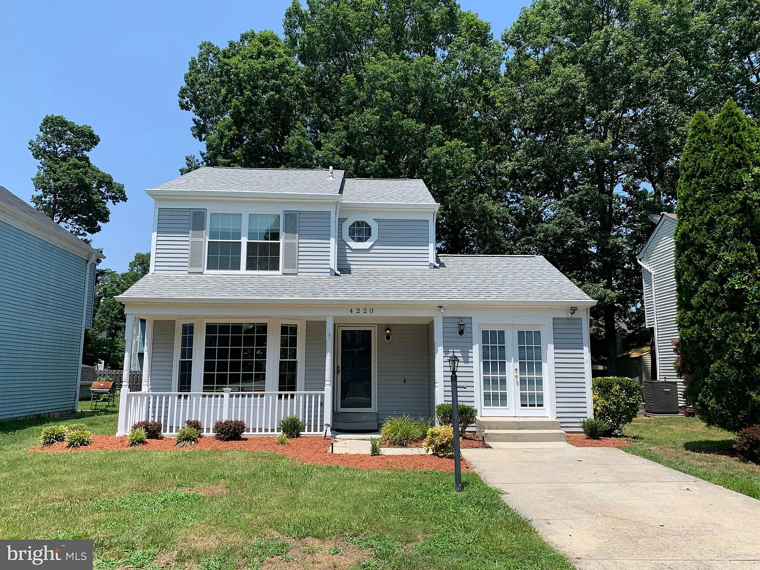 4220 Mockingbird Cir photo 1