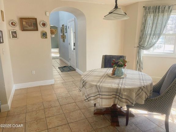 5th image of 8464 Carver Rd