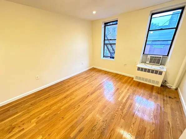 322 East Sixth Street image 7 of 11