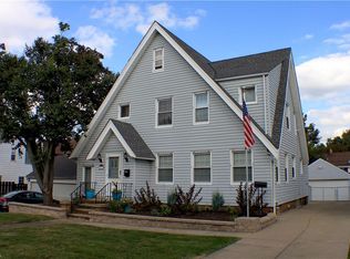 4613 Landchester Rd, Cleveland, OH 44109