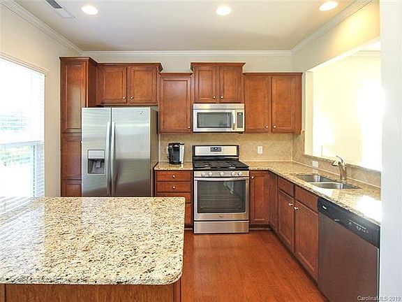 4th image of 5041 Thistle Ln