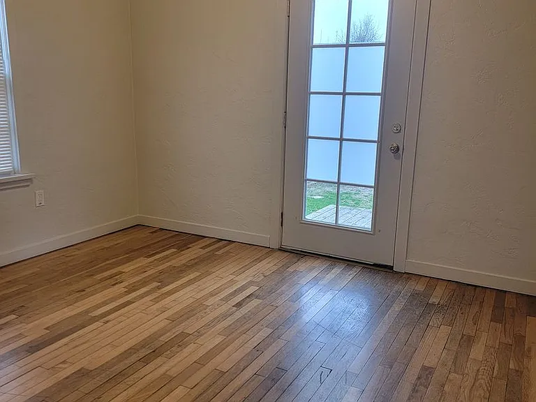 1513 Evergreen St — Photo 11