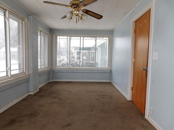 4th image of 226 W Pleasant St