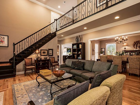 5th image of 1605 Leeland Way