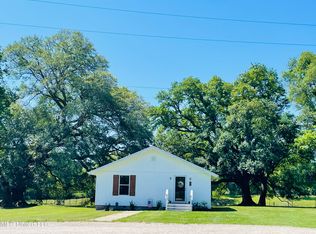28 R T Lee Rd, Carriere, MS 39426