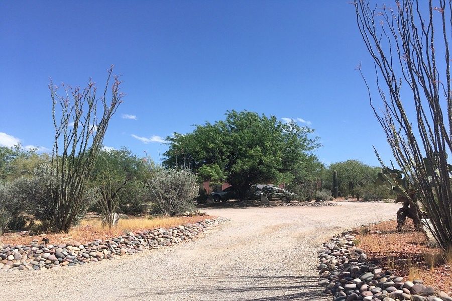 2nd image of 4685 N Sunset Hills Ln