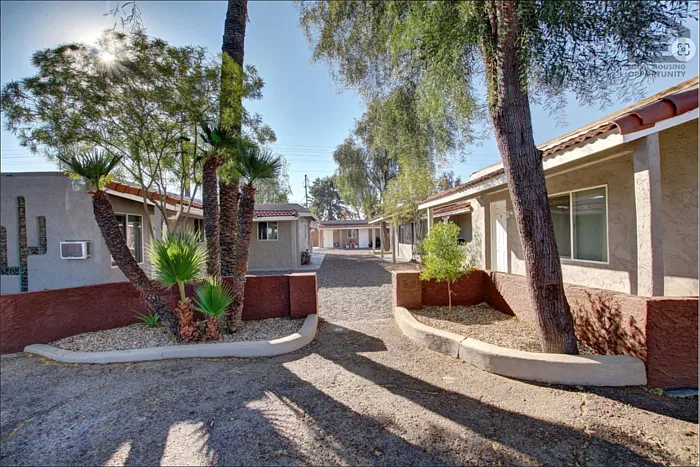 2 bed, 1.0 bath, 850 sqft, $749 — Photo 3