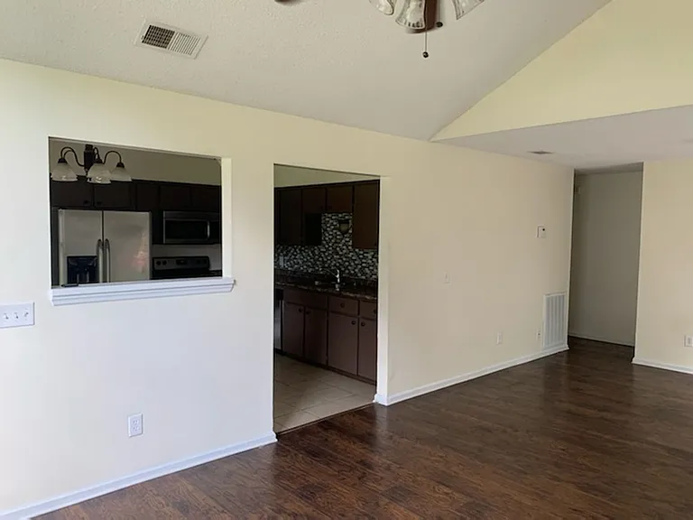 706 Timber Ridge Trl — Photo 5