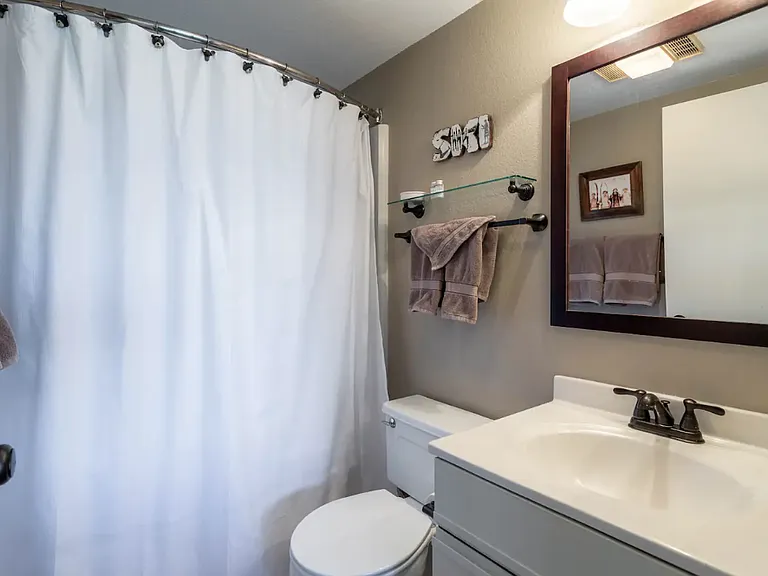 247 Lake Dr #3204 — Photo 4