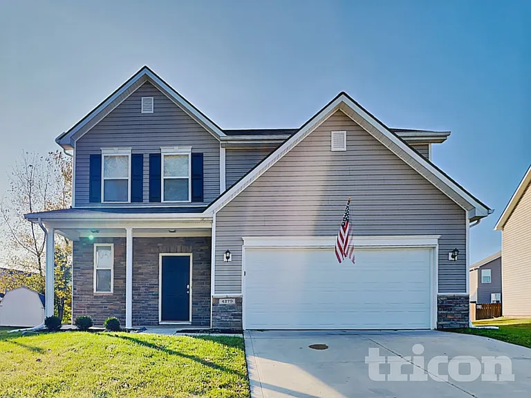 4279 Round Lake Bnd — Photo 2