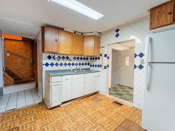 3rd image of 147 N 21st Ave