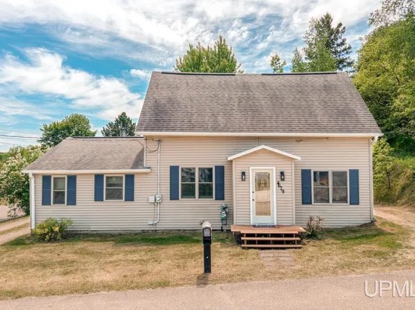 W4679 Pine St, Vulcan, MI 49892