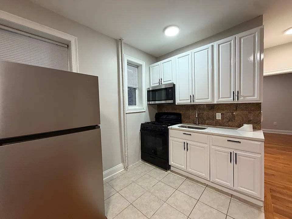 134 Corbin Ave #13E