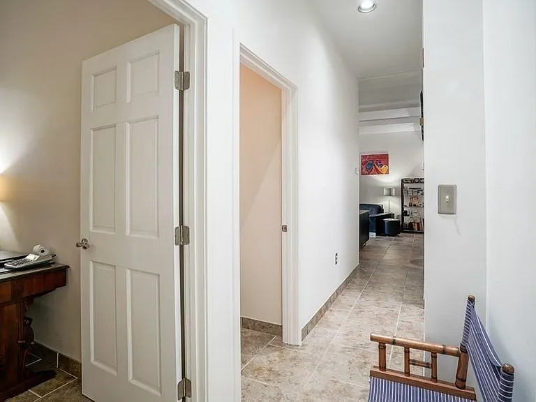 60 Gibson St #103 — Photo 13