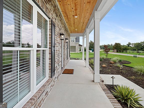 4th image of 3 Wysteria Ln