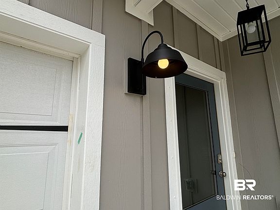 5th image of 32256 Lexington Dr