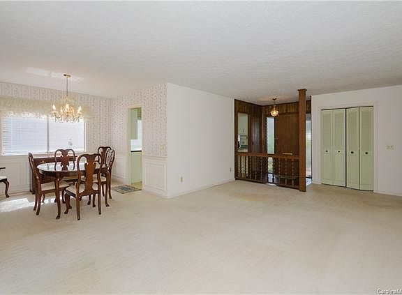 3rd image of 98 Laurelwood Cir W