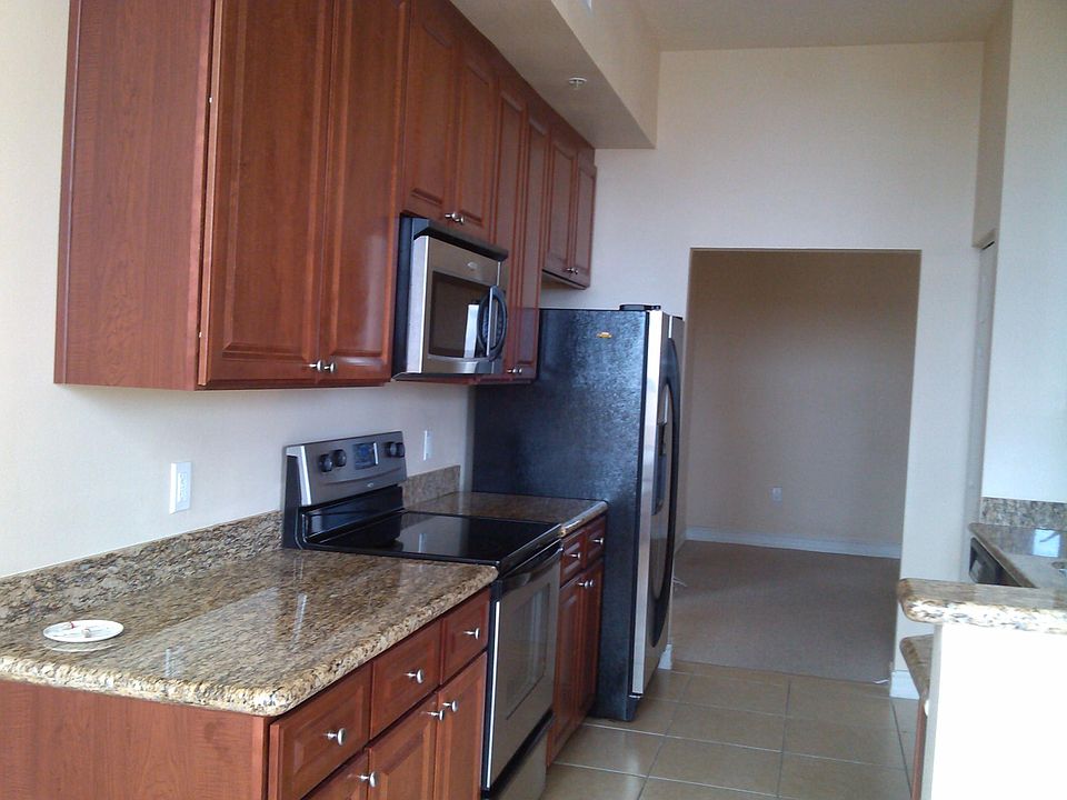 1st image of 3001 NE 185th St APT 306