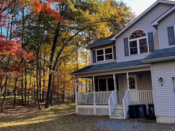 4 Sycamore Cir, Albrightsville, PA 18210