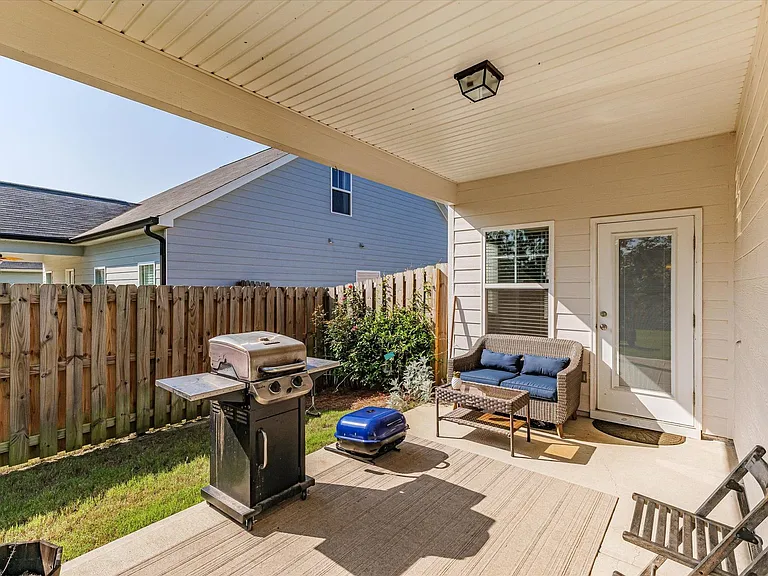 1922 Preservation Cir — Photo 35