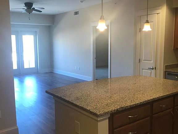 5th image of 222 Glenwood Ave APT 201