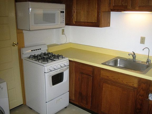 Kitchen, gas range,pioletless