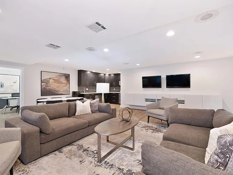 Park West Village Apartments — Photo 31