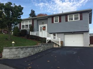 1223 Mine St, Old Forge, PA 18518