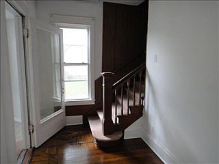 3rd image of 716 N Park Ave