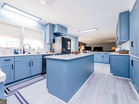 5th image of 5207 Forest Lake Rd