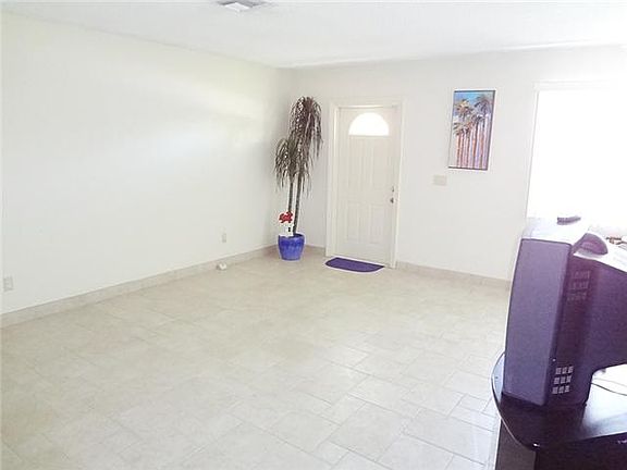 3rd image of 62 El Mar Dr