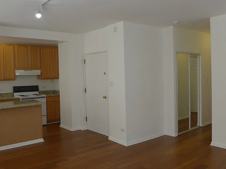 808-12 W Junior Terrace — Photo 20