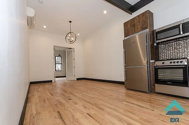 Rented by EXR | media 36