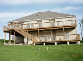 227 Lakeview Dr, Sherrard, IL 61281